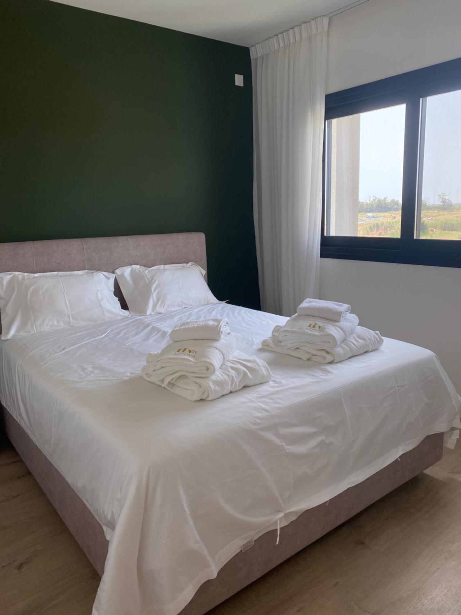 Sunset Gardens - Holiday Apartments - By Tlv Living 레메소스 외부 사진
