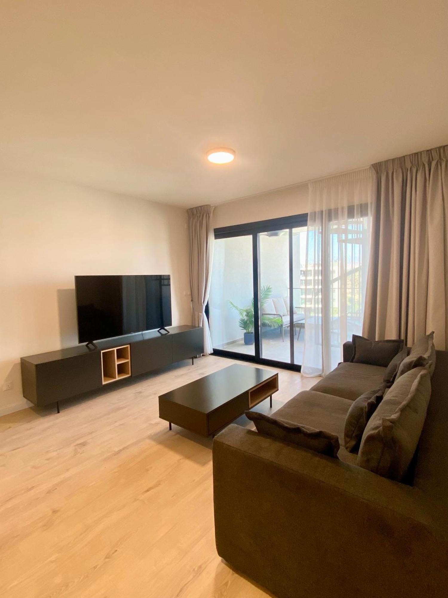Sunset Gardens - Holiday Apartments - By Tlv Living 레메소스 외부 사진