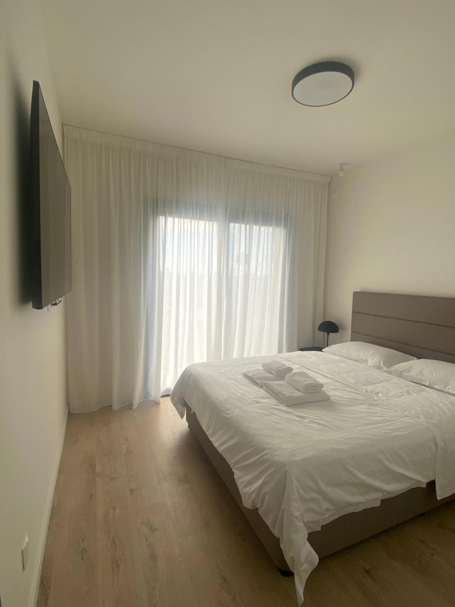Sunset Gardens - Holiday Apartments - By Tlv Living 레메소스 외부 사진