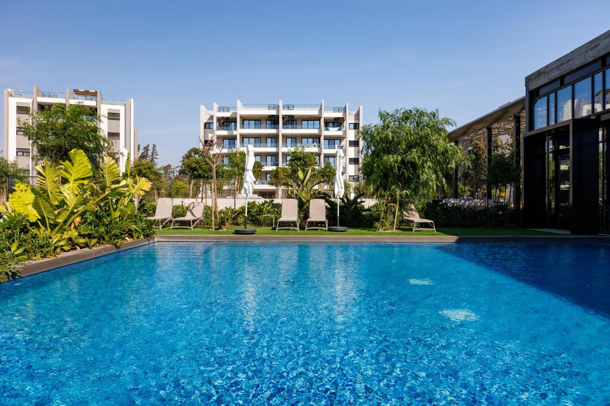 Sunset Gardens - Holiday Apartments - By Tlv Living 레메소스 외부 사진