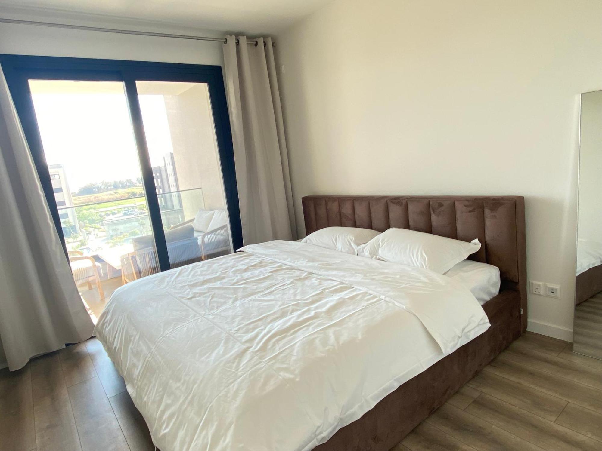 Sunset Gardens - Holiday Apartments - By Tlv Living 레메소스 객실 사진